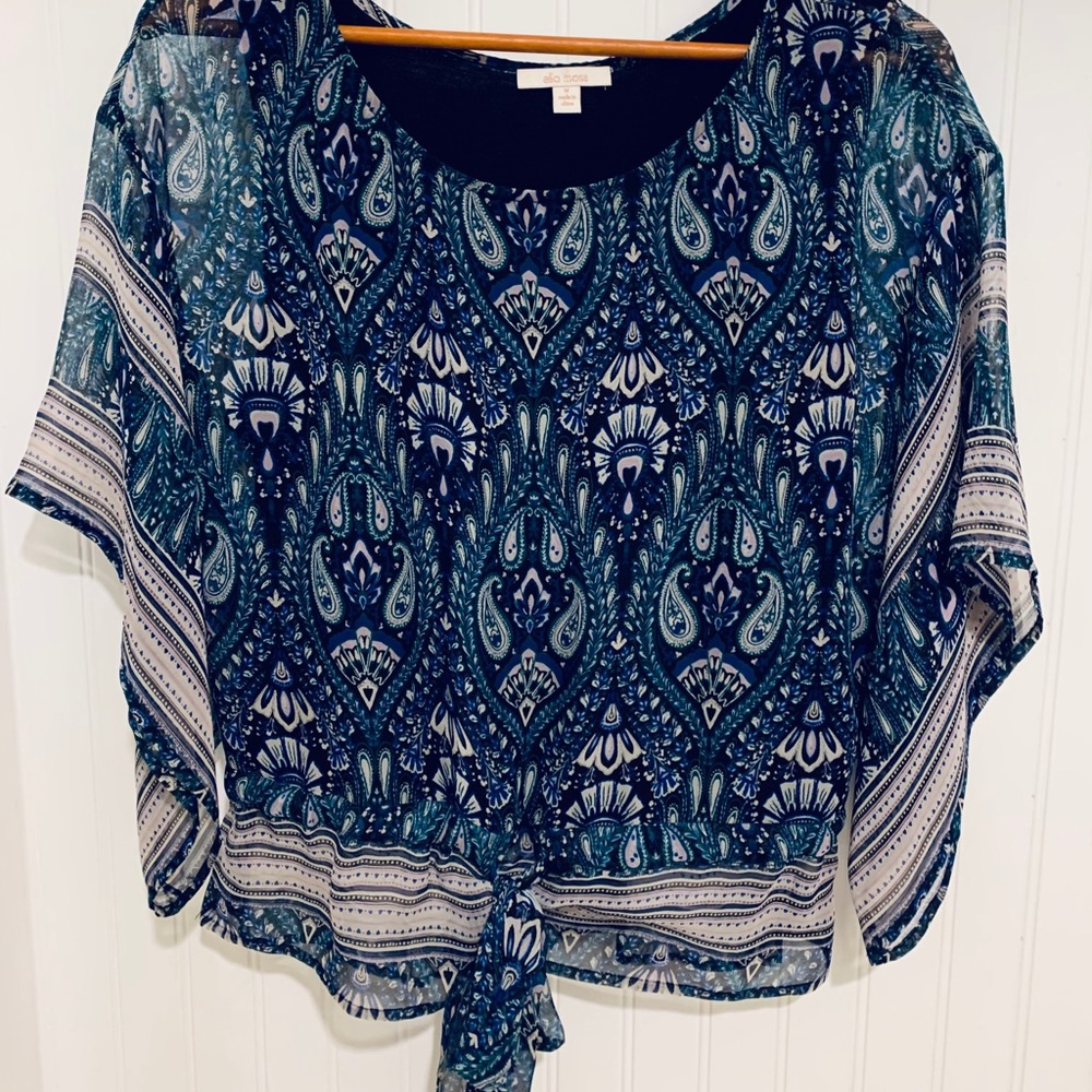 Women’s Blue Paisley Tie-Front Blouse